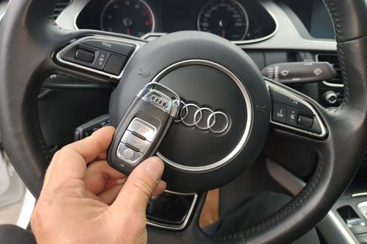 Used Audi A4L 2013 35 TFSI Automatic Standard Model
