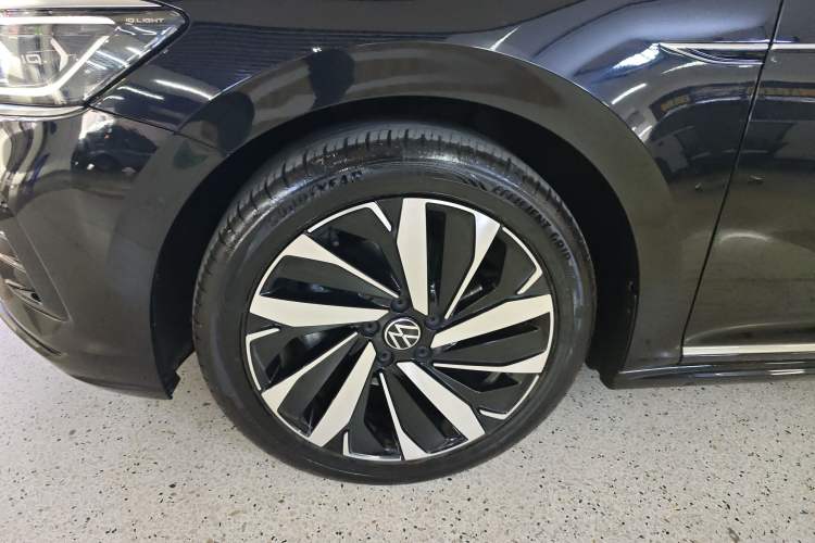 Used Volkswagen Passat 2022 330TSI Luxury Edition Custom Version
