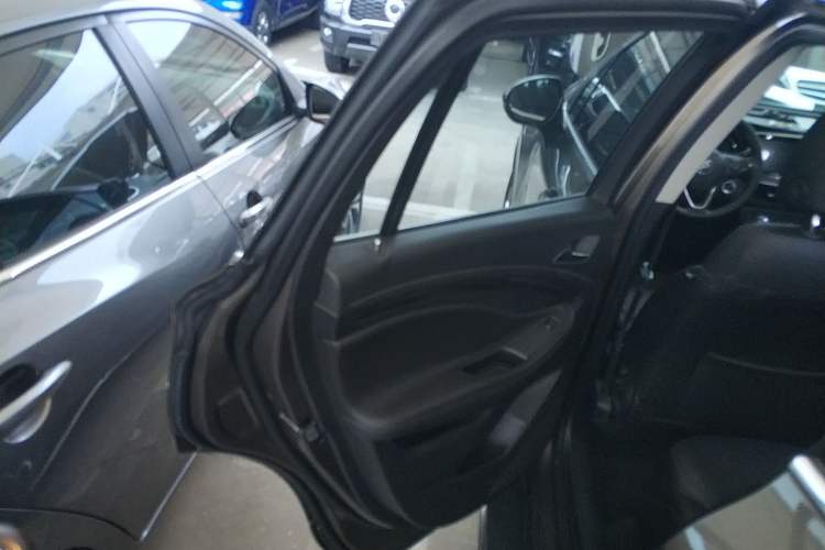 Used Buick Envision 2019 20T Two-Wheel Drive Leading Model China VI Standard
