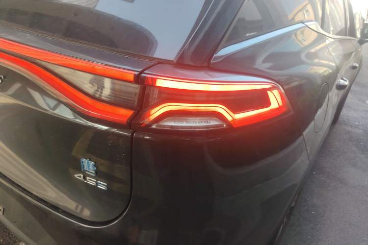 Used BYD Tang New Energy 2018 DM 2.0T All-Wheel Drive Smart Connectivity Luxury Model 7 Seats China V Emission Standard
