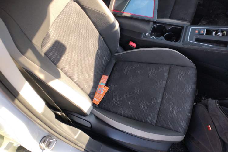 Used Volkswagen Golf 2023 200TSI DSG
