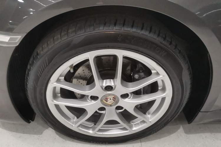 Used Porsche 718 2018 Cayman 2.0T
