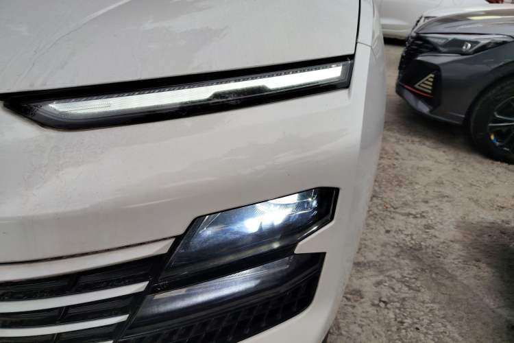 Used JETOUR Dashing i-DM 2022 1.5T DHT Lightning 01