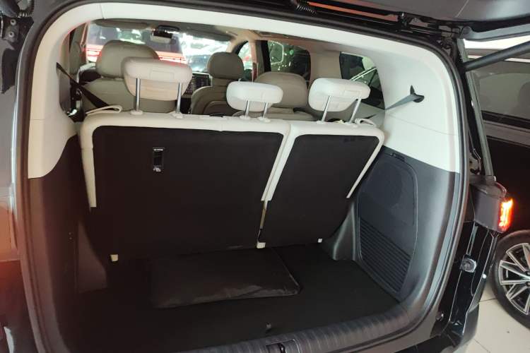 Used VOYAH Dream 2025 PHEV Four-Wheel Drive Prestige Kunpeng Edition