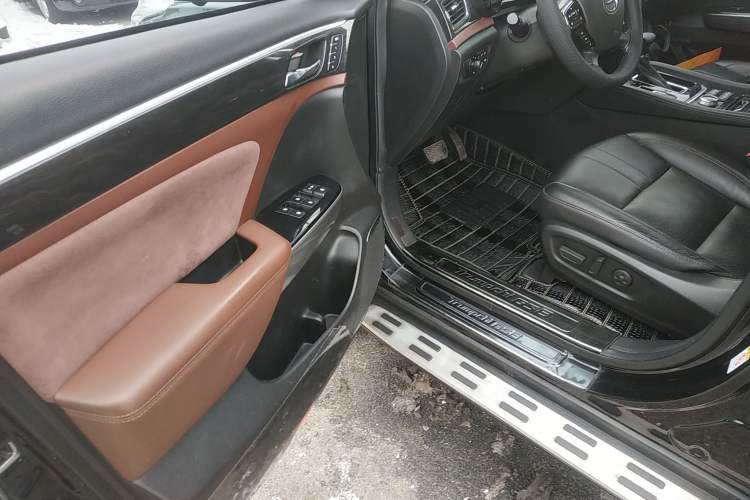 Used GAC Trumpchi GS8 2017 320T Four-Wheel Drive Luxury Smart Connectivity Version (7 Seats)