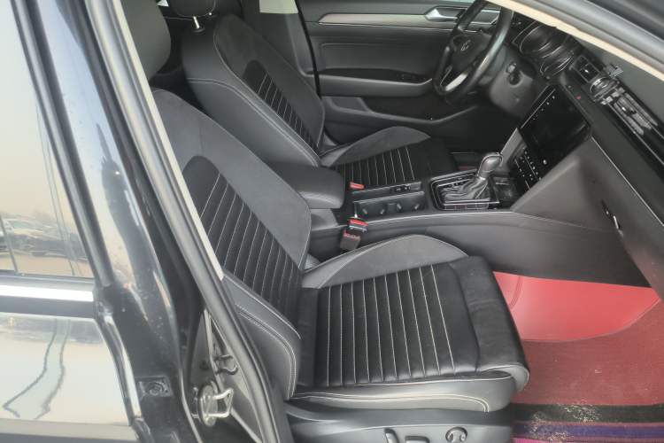 Used Volkswagen Magotan 2020 330TSI DSG Leading Model
