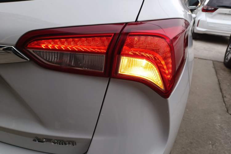 Used Buick Envision 2018 20T Two-Wheel-Drive Leading Model