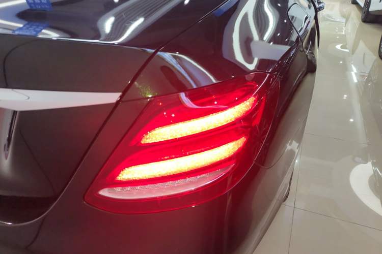 Used Mercedes-Benz E-Class 2018 Facelift E 200 L Sport Edition