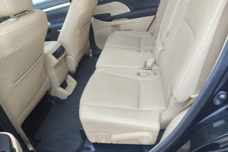 Used Toyota Highlander 2018 2.0T Four-Wheel Drive Luxury Edition 7 Seats China V Emission Standard