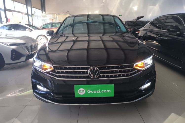 Used Volkswagen Magotan 2025 Zhongxiang Version 330TSI DSG Luxury Edition