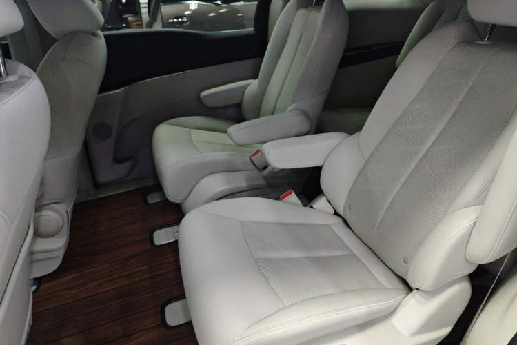 Used Buick GL8 2021 Land Cruiser Executive Class 652T Comfort Model
