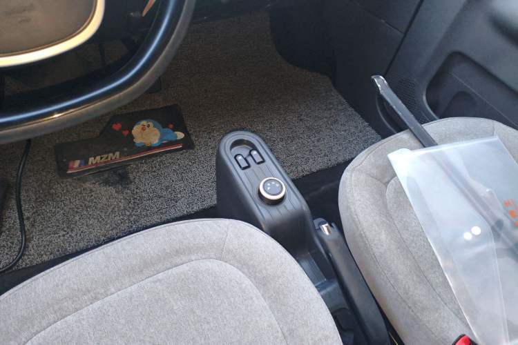 Used Wuling Hongguang MINIEV 2021 Macaron Fashion Model Lithium Iron Phosphate
