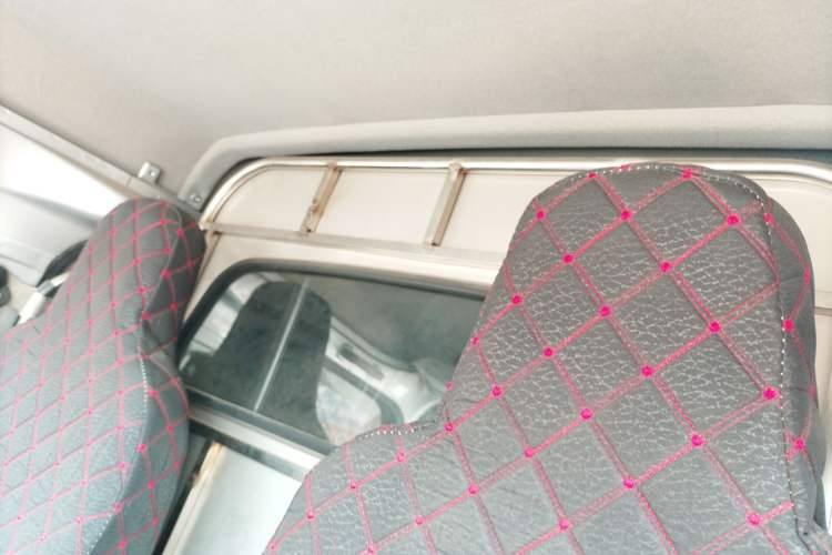 Used Wuling Zhiguang 2020 1.2L Van Utility Model China VI Emission Standard 2 Seats LSI