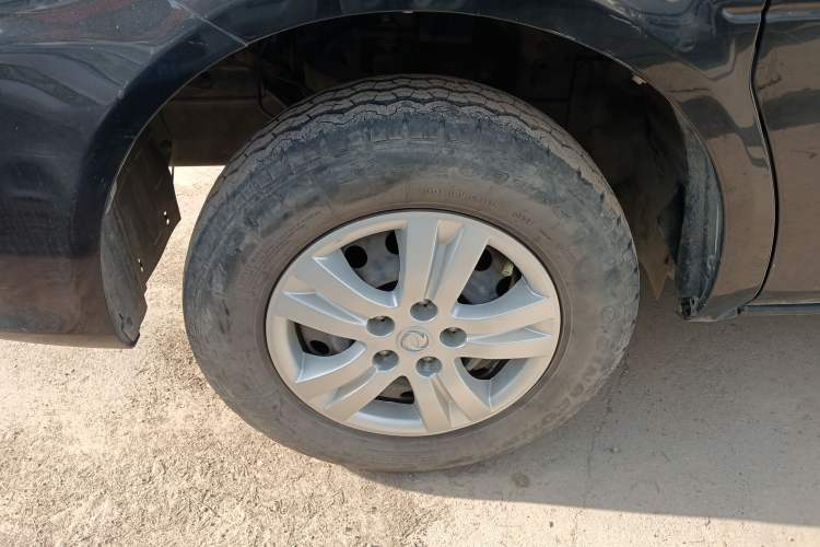 Used FORTHING Lingzhi 2019 Facelifted M5L 1.6L 7-Seater Base Model China VI Standard