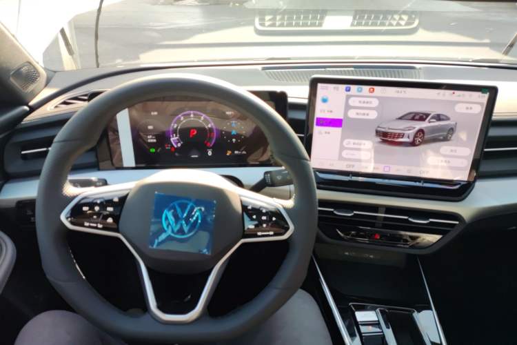 Used Volkswagen Lamando 
