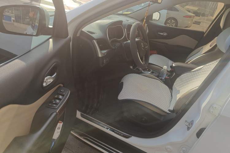 Used  Cherokee 2016 2.0L Superior Edition
