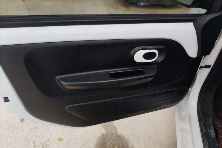 Used Roewe Clever 2021 302 km New Four-Seater Super-Efficient Version
