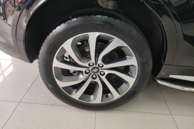 Used Land Rover Discovery Sport 2024 Performance Tech Edition
