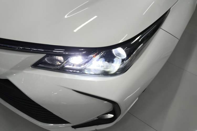 Used Toyota Corolla 2021 Dual-Engine 1.8L E-CVT Pioneer Edition
