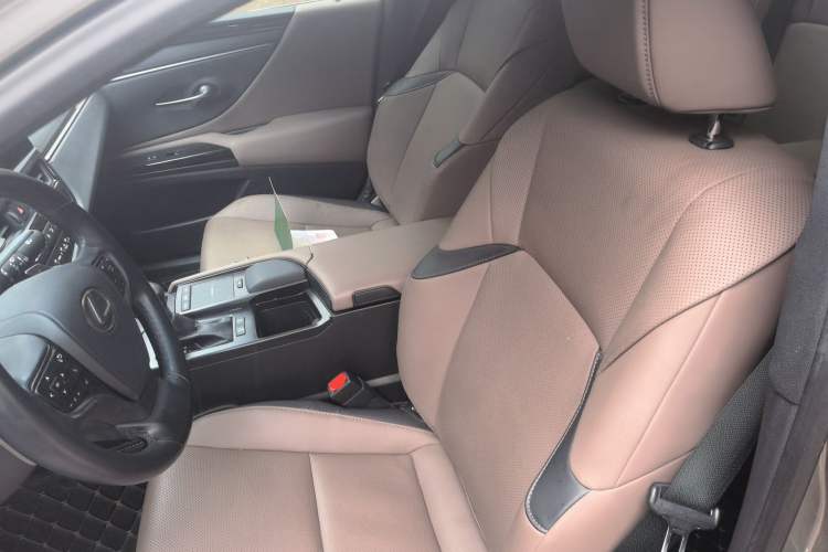 Used Lexus ES 2022 200 Excellence Edition
