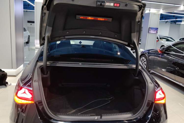 Used Mercedes-Benz E-Class 2025 Facelift E 300 L Luxury Edition