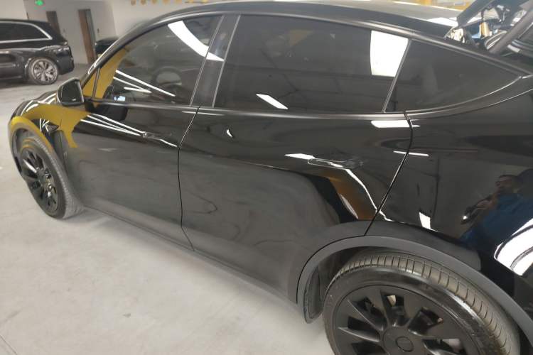 Used Tesla Model Y 2023 Long-Range All-Wheel-Drive Version