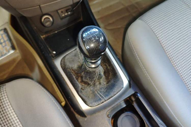 Used Hyundai Celesta 2015 1.6L Manual Comfort Model
