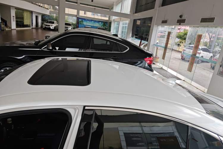 Used Lexus ES 2020 300h Premier Edition
