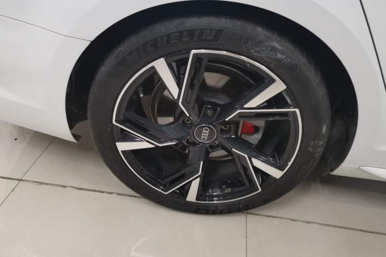 Used Audi A4L 2019 40 TFSI Ambition China VI
