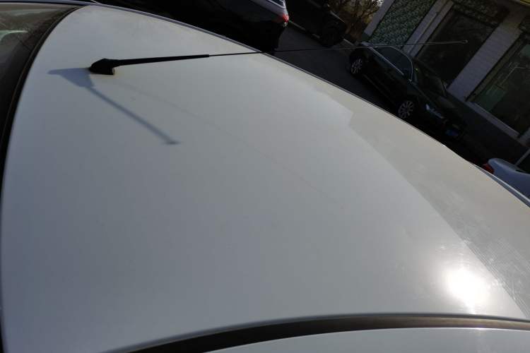 Used Venucia R50 2015 1.6L Manual Fashion Edition
