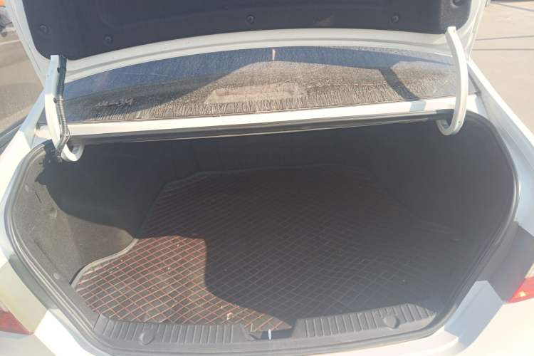 Used Hyundai Sonata 2015 Classic 2.0L Automatic Luxury Edition
