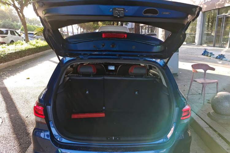 Used Kia KX Cross 2018 1.6L Automatic Dynamic Sunroof Version
