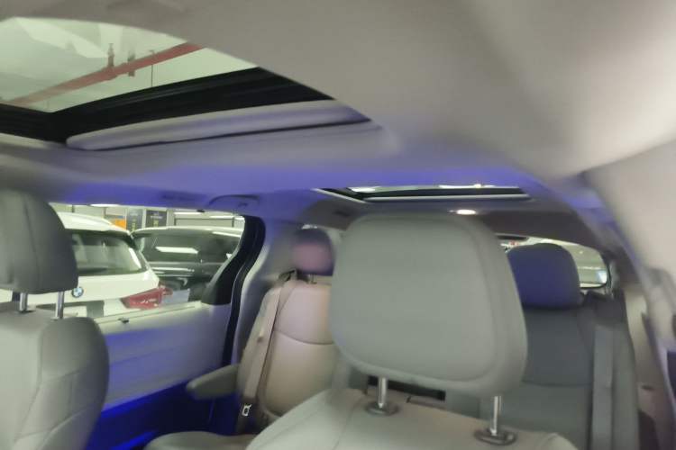 Used Toyota Granvia 2023 2.5L Hybrid Prestige PLUS Edition