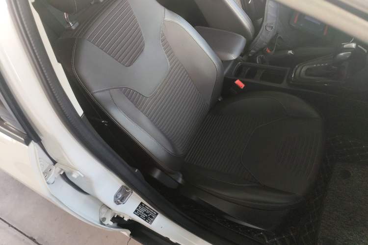 Used Ford Focus 2015 Hatchback 1.6L Automatic Fashion Edition