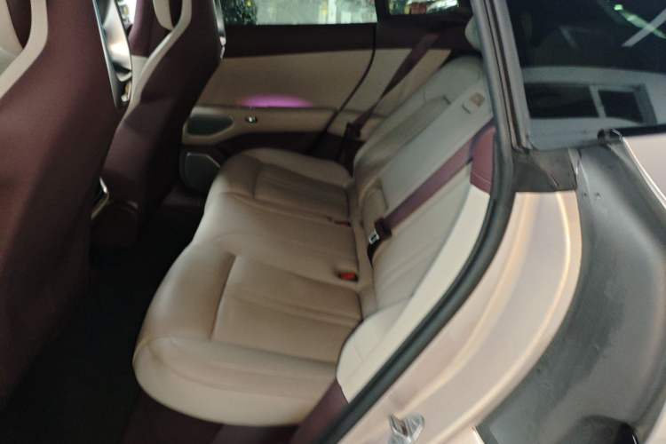 Used  YU7 2025 Ultra-Long Range High-Performance All-Wheel-Drive Max Edition
