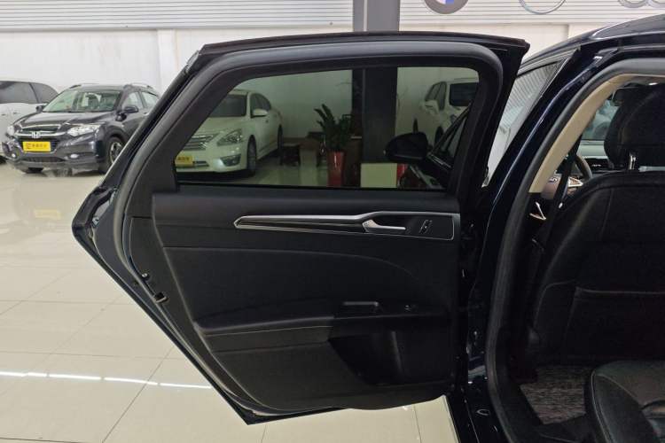 Used Ford Mondeo 2017 EcoBoost 200 Stylish Model
