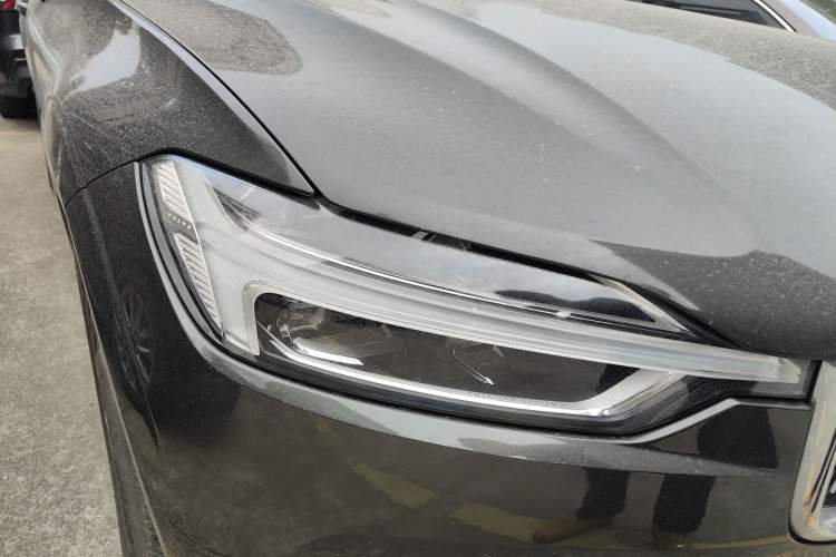 Used Volvo XC60 2019 T5 4x4 Smart Edition China VI Standard