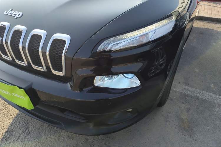 Used  Cherokee 2016 2.4L Leading Edition
