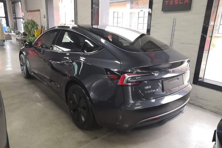 Used Tesla Model 3 2025 Rear-Wheel-Drive Version
