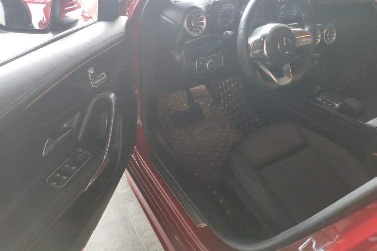 Used Mercedes-Benz A-Class 2022 Restyled A 200 L Sport Sedan Fashion Version
