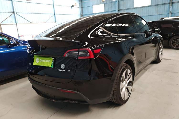 Used Tesla Model Y 2022 Long-Range All-Wheel-Drive Version
