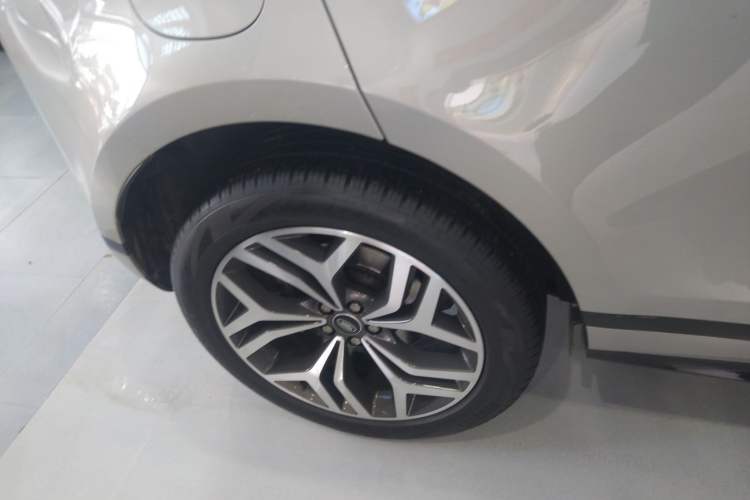 Used Land Rover Range Rover Evoque 2021 Range Rover Velar L 249PS R-Dynamic First Edition