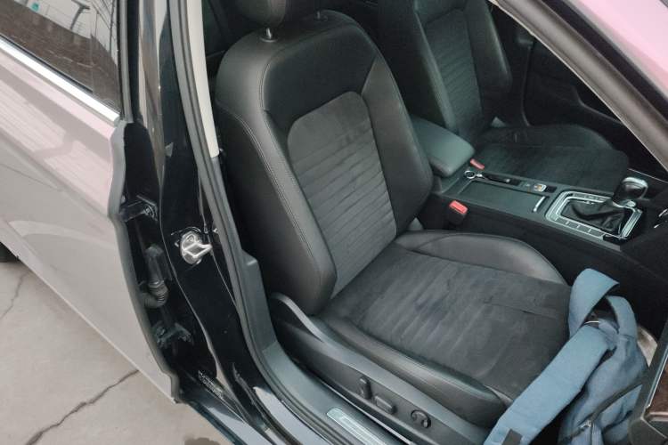 Used Volkswagen Magotan 2017 330TSI DSG Luxury Model
