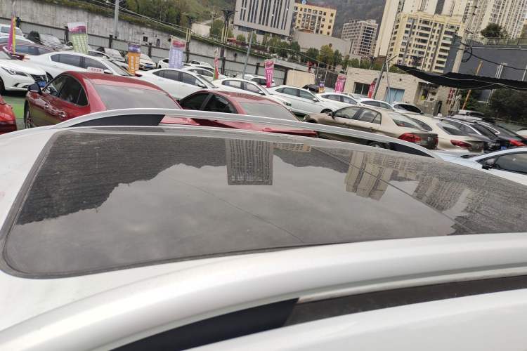 Used Roewe RX5 2023 PLUS 330TGI Automatic Trendsetting Smart Edition
