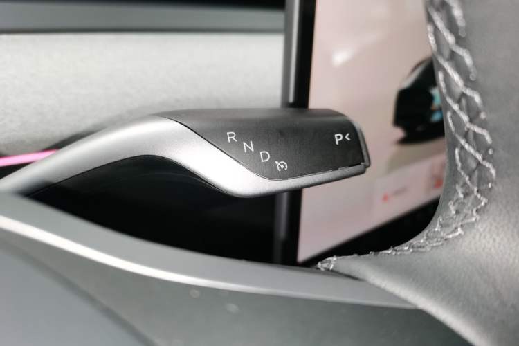 Used Tesla Model Y 2023 Rear-Wheel-Drive Version
