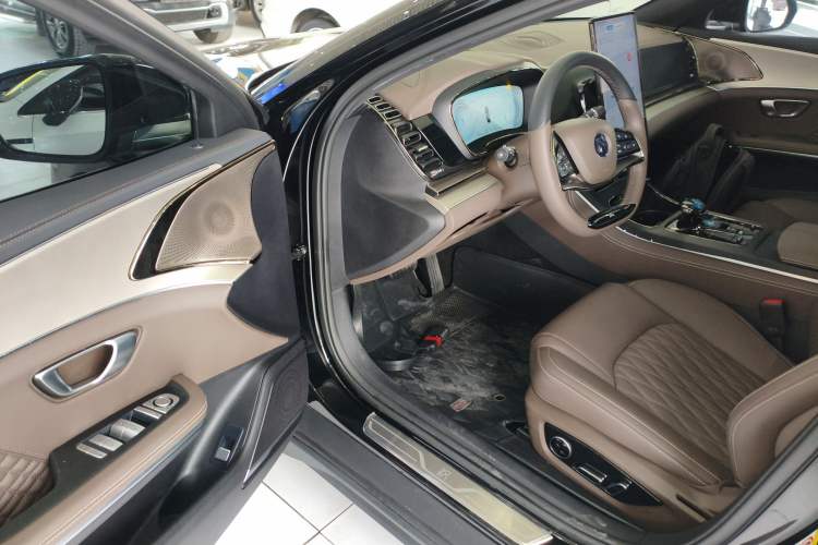 Used BYD Han 2022 DM-i 121KM Prestige Model
