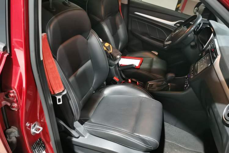 Used MG ZS 2017 1.5L Automatic Luxury Internet Edition