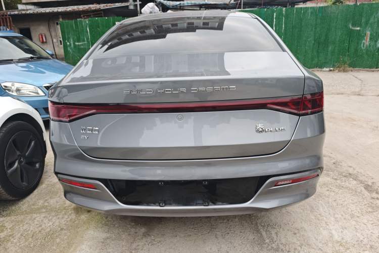 Used BYD Qin PLUS 2024 Honor Edition EV 510KM Beyond Model
