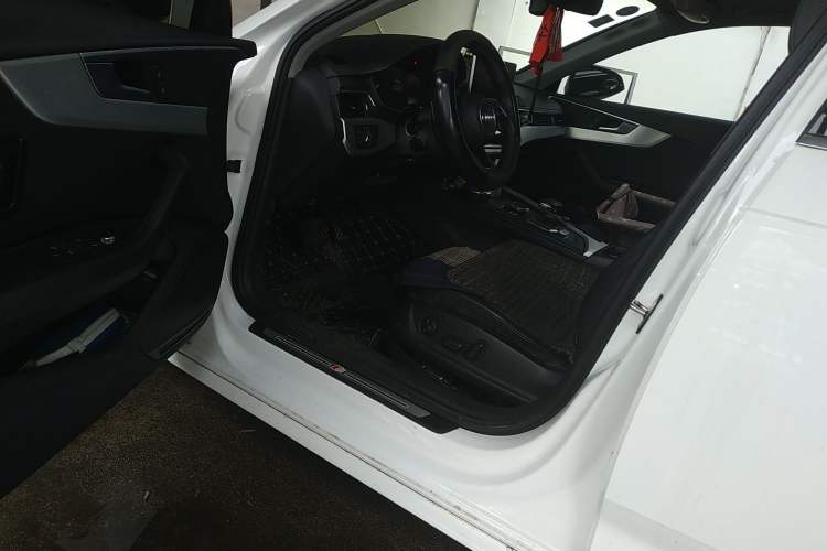Used Audi A4L 2019 40 TFSI Fashion Version China V

