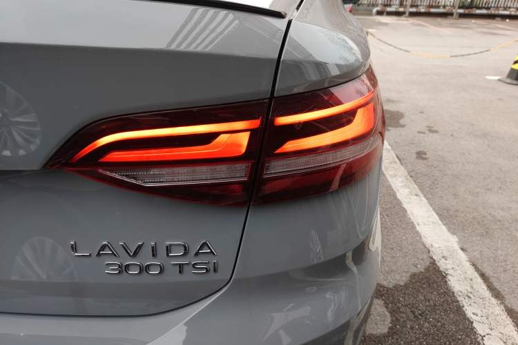 Used Volkswagen Lavida 2023 300TSI DSG Starry Sky Elite Edition
